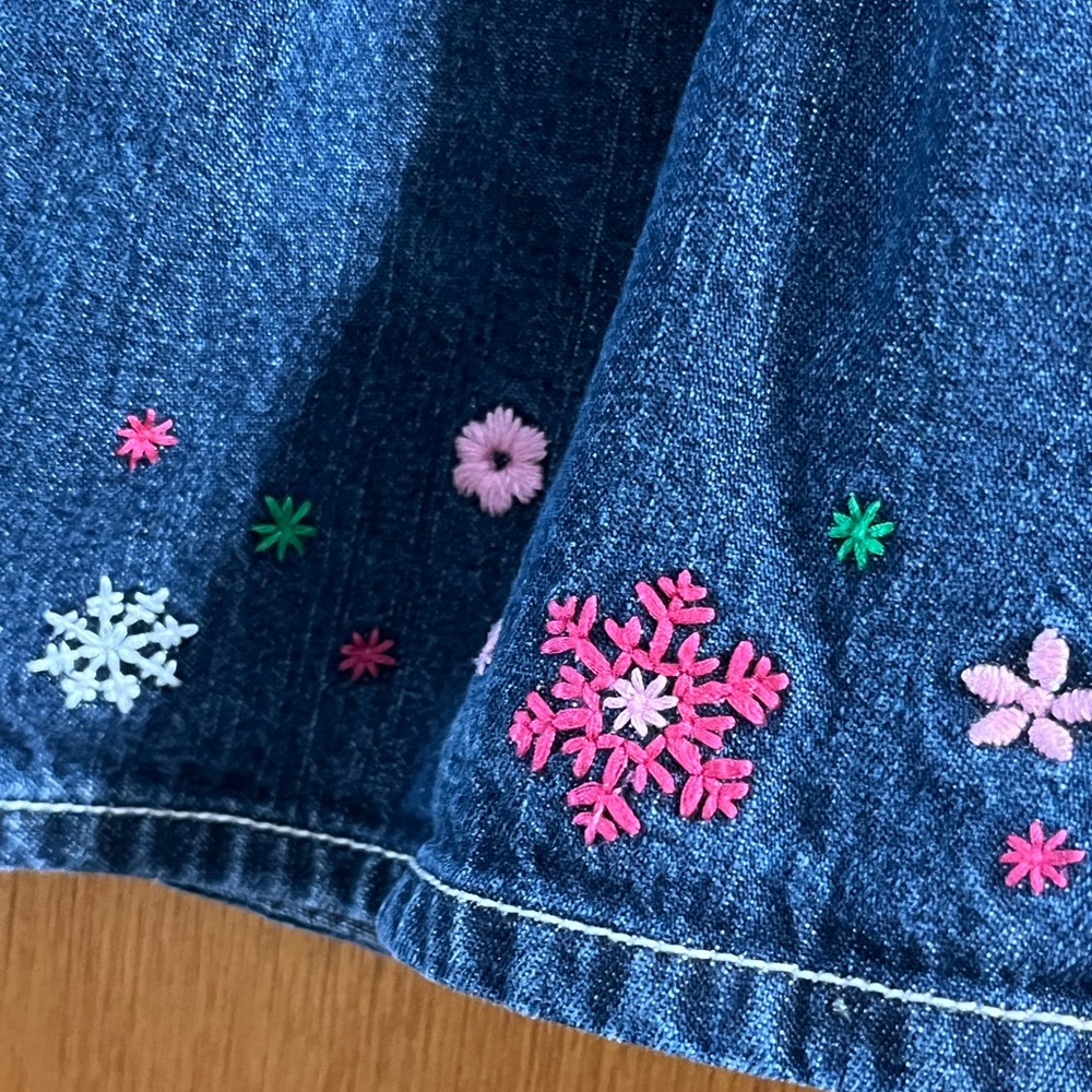 Vintage OshKosh B’gosh Girl’s Pink Snowflake Embroidered Denim Overall Dress - Picture 10 of 12